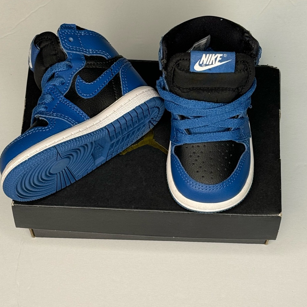 🆕 JORDAN 1 RETRO HIGH OG - Picture 5 of 7